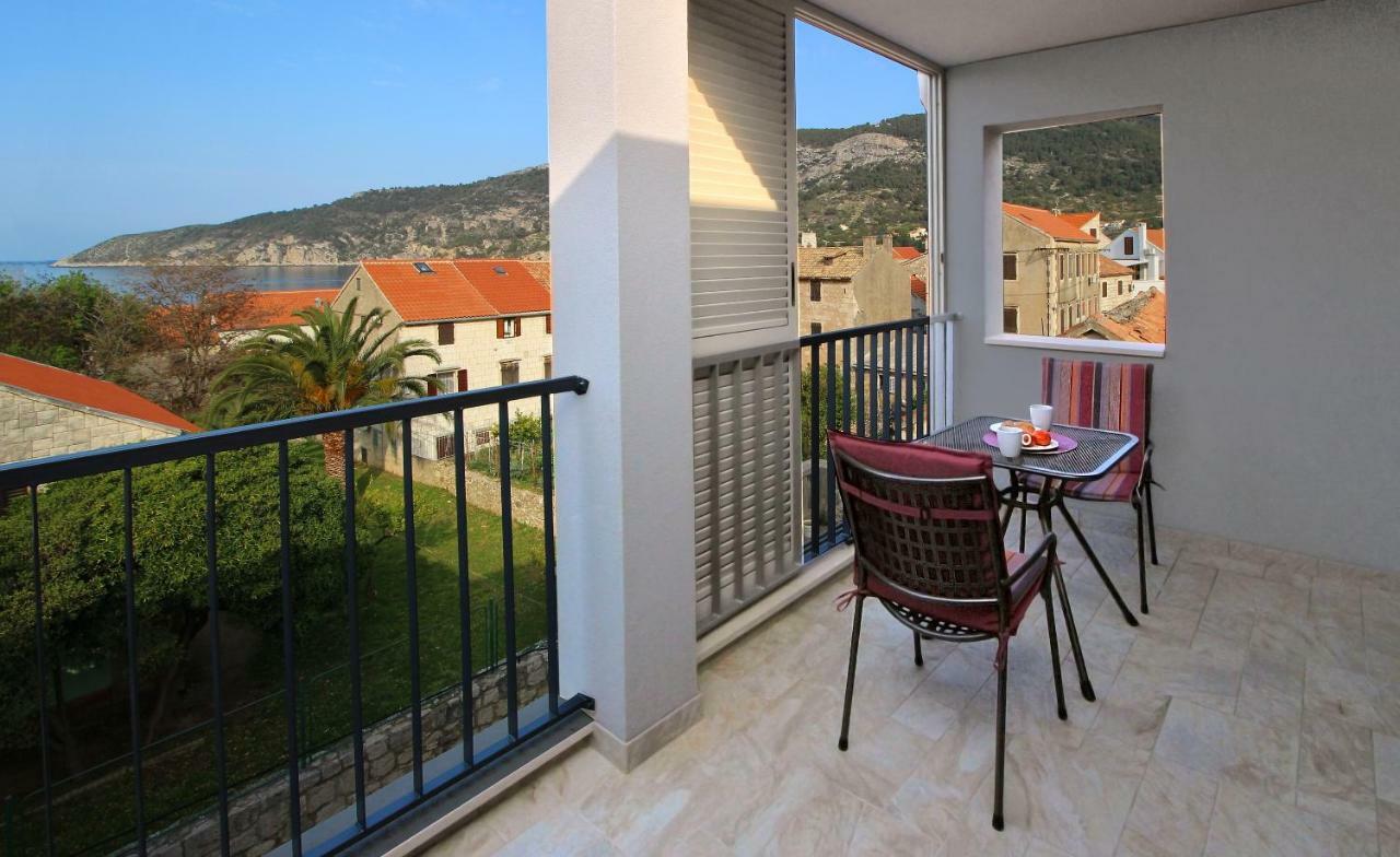 Villa Kala Komiža Exterior foto